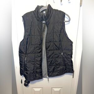 Black Quilted Vest with Zipper Pockets XL
